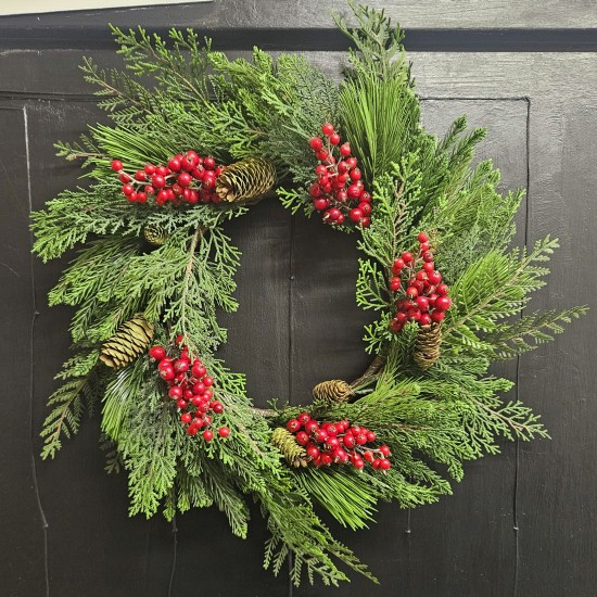 Casewick Pine & Berry Luxury Christmas Wreath 56cm - X21110 BAY4D