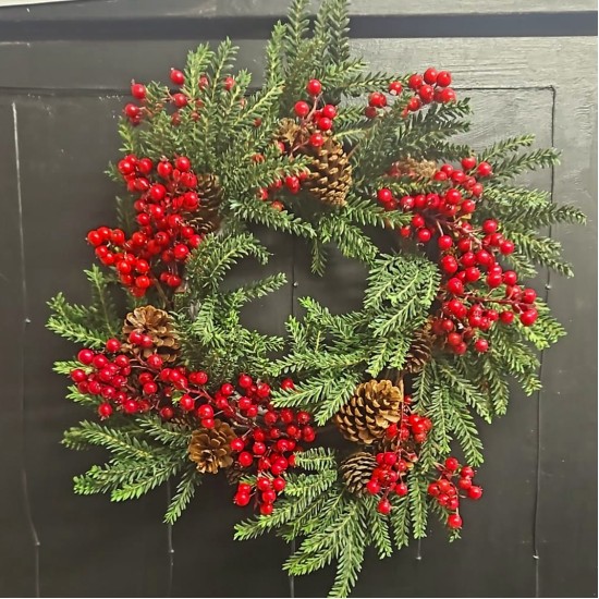 Sabina Pine & Berry Luxury Christmas Wreath - OX001b