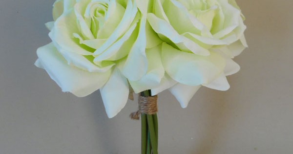 green artificial roses