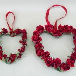 Vintage Rose Bud Hearts x 2 Red - R124 KK1
