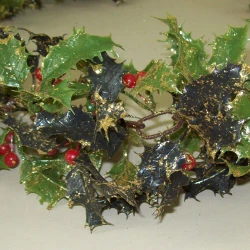 Artificial Holly Garland Gold Glitter 150cm - 15X004 