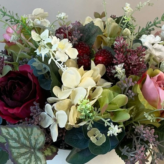 French Kiss Hat Box Flowers - ABV012 3D