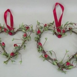 Vintage Rose Bud Heart x 2 Red - R122 BX12