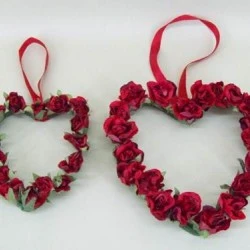 Vintage Rose Bud Hearts x 2 Red - R124 LL4